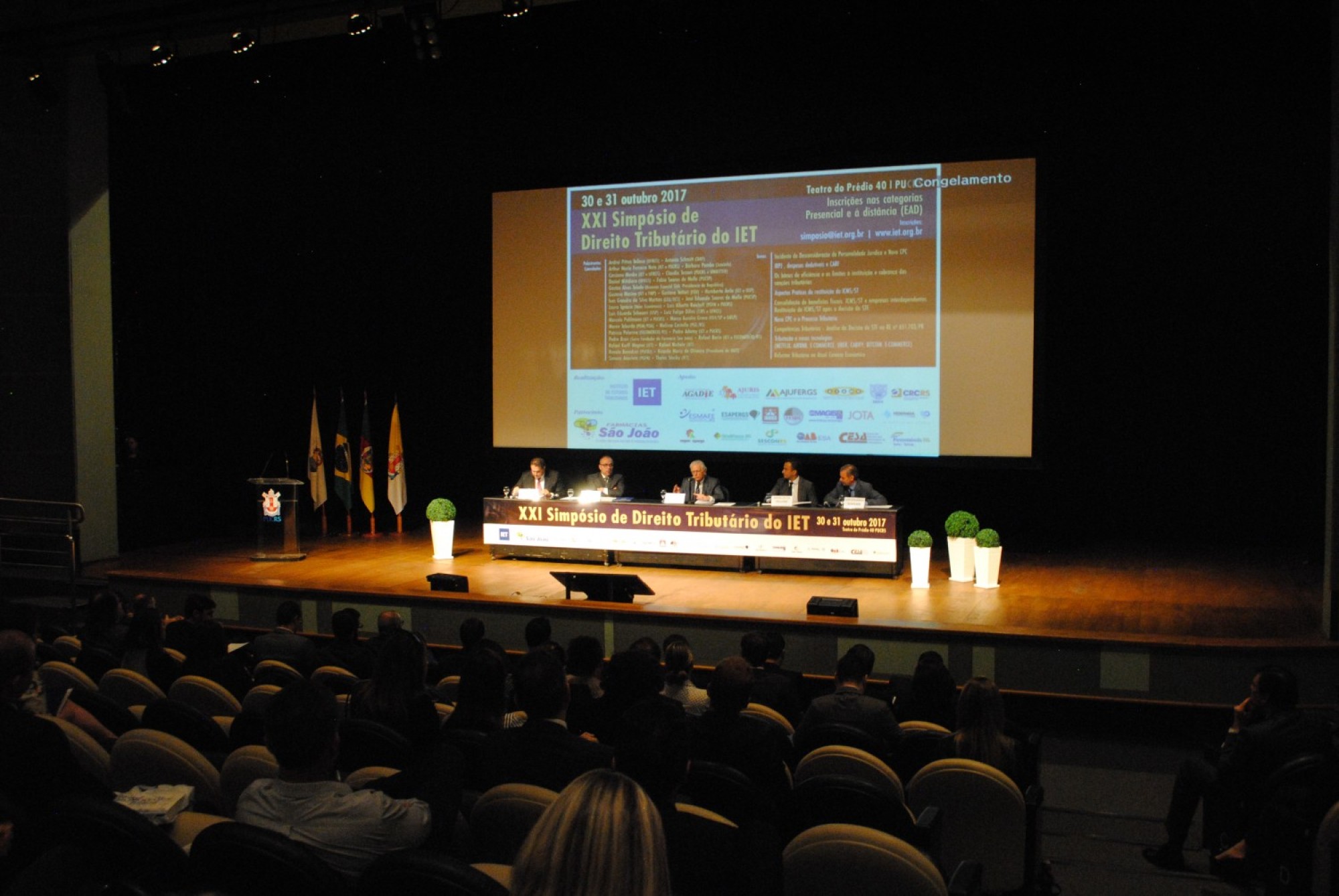 Blog - Com mais de 20 anos de atuação no mercado da Comunicação e no atendimento a clientes de todo o país, a Camejo Estratégias em Comunicação põe a serviço de cada cliente a experiência, o conhecimento técnico, os relacionamentos e a credibilidade, além de muita ousadia para buscar os melhores resultados.  